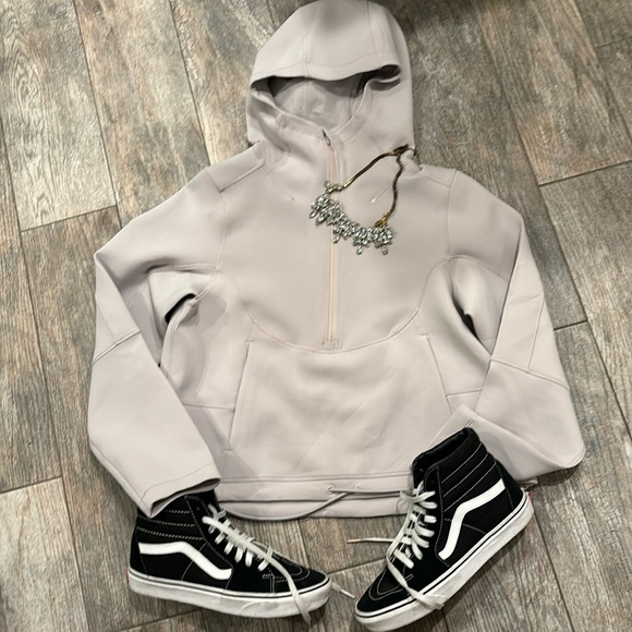Lululemon unleash strength hoodie - Picture 2 of 9
